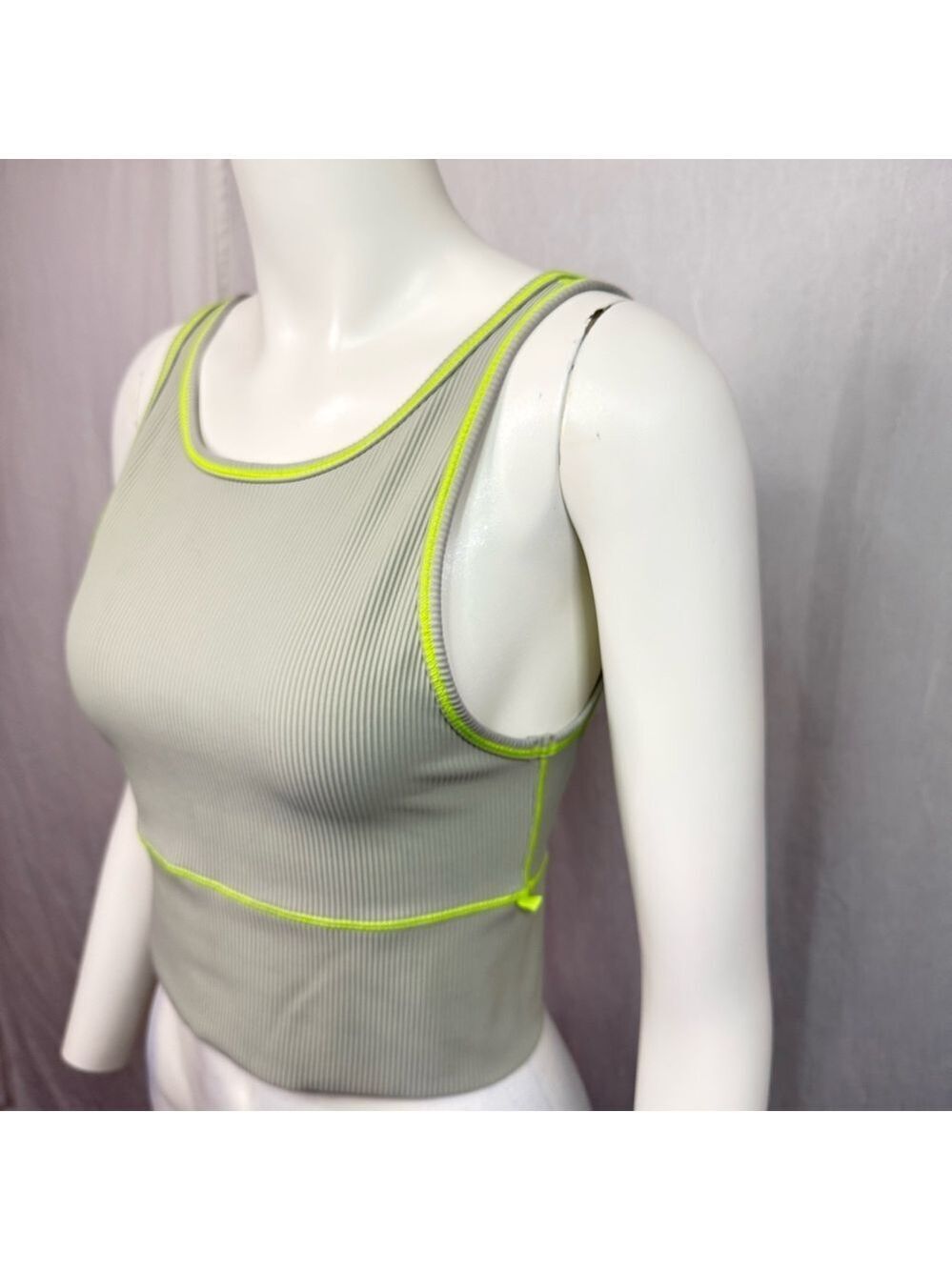 LULULEMON Power Pivot Ribbed Crop Tank - Picture 5 of 9